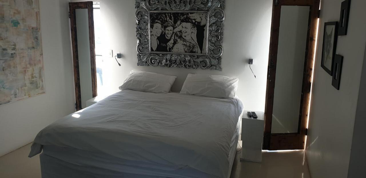 4 On Highworth Apartments And Studios Le Cap Extérieur photo