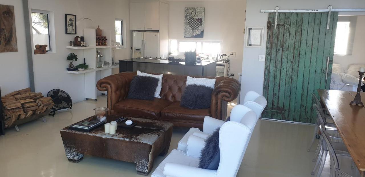 4 On Highworth Apartments And Studios Le Cap Extérieur photo