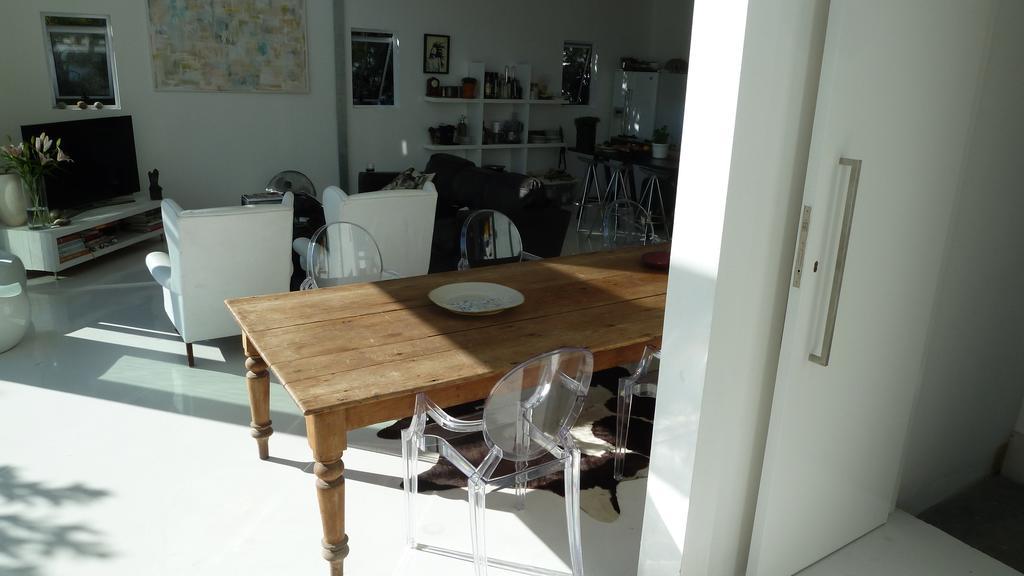 4 On Highworth Apartments And Studios Le Cap Chambre photo
