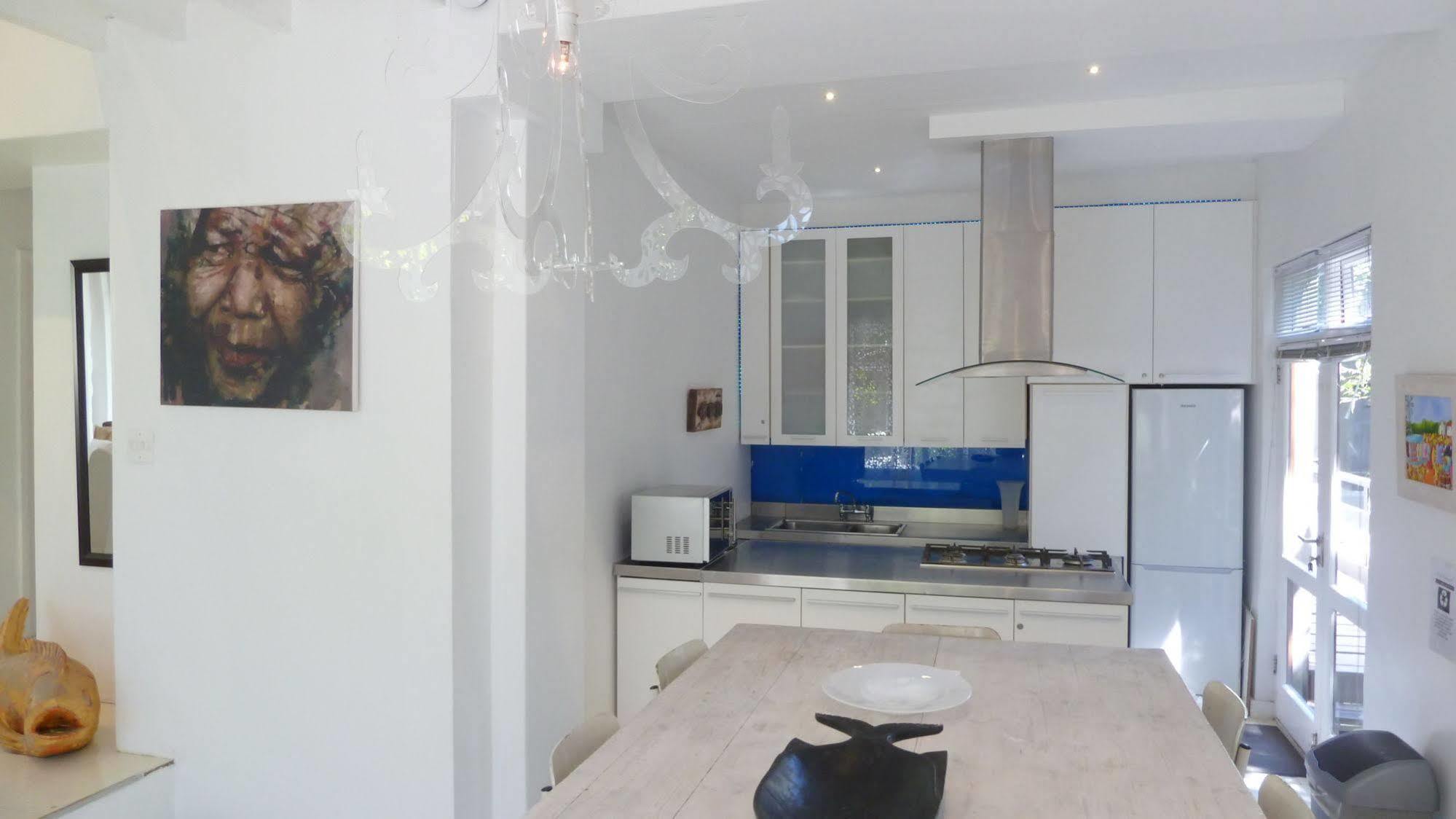 4 On Highworth Apartments And Studios Le Cap Extérieur photo