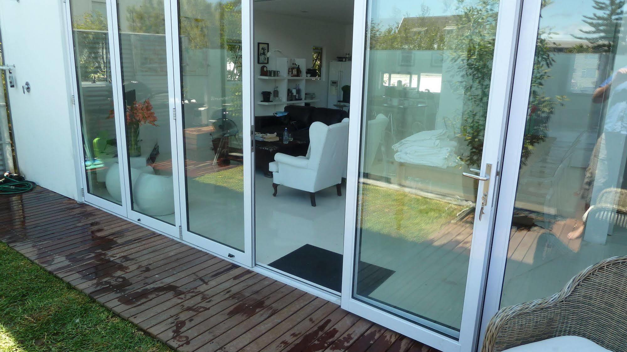 4 On Highworth Apartments And Studios Le Cap Extérieur photo