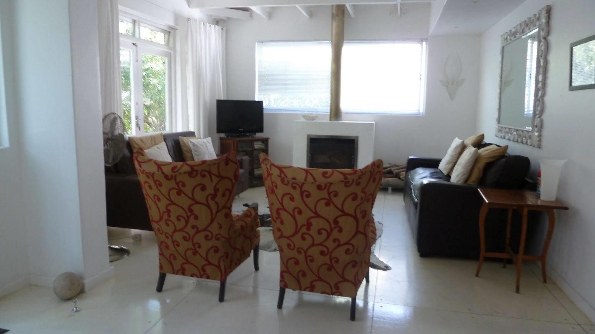 4 On Highworth Apartments And Studios Le Cap Extérieur photo