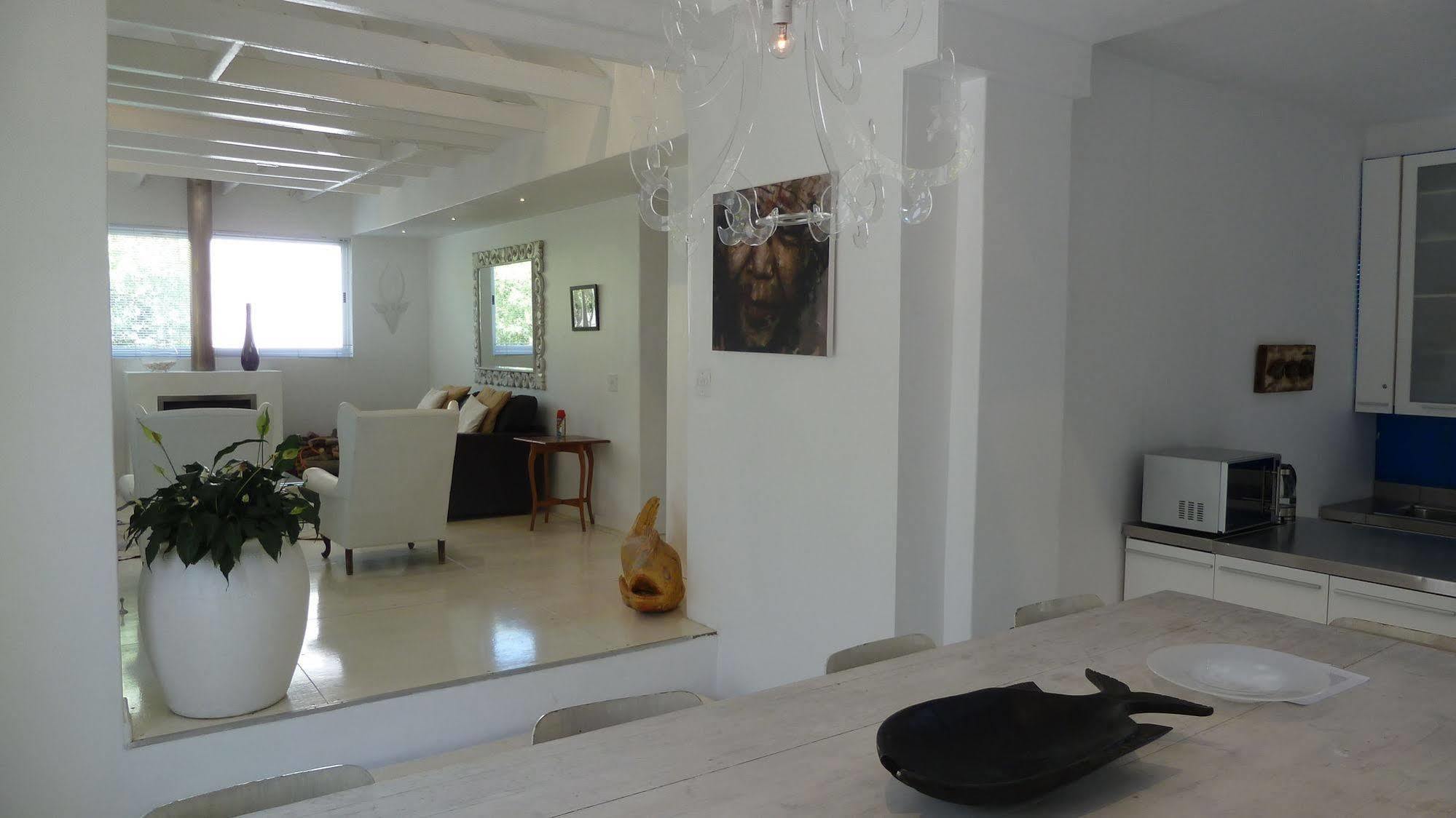 4 On Highworth Apartments And Studios Le Cap Extérieur photo